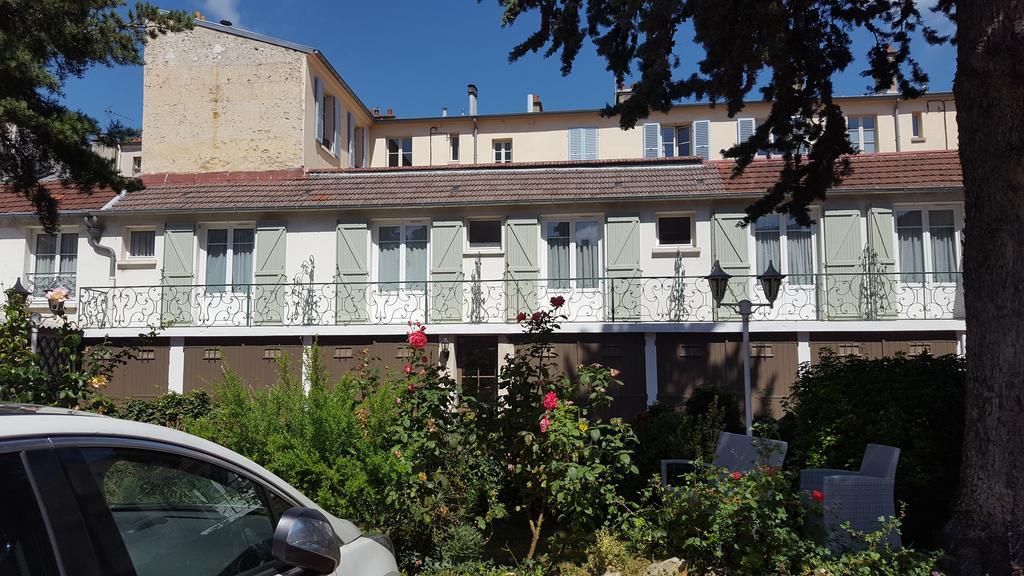 Hotel Du Cheval Rouge Wersal Zewnętrze zdjęcie