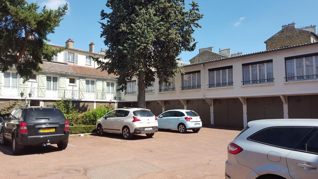 Hotel Du Cheval Rouge Wersal Zewnętrze zdjęcie